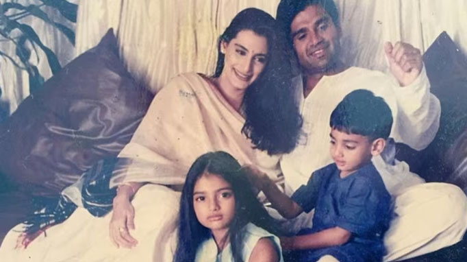 Athiya Shetty Father