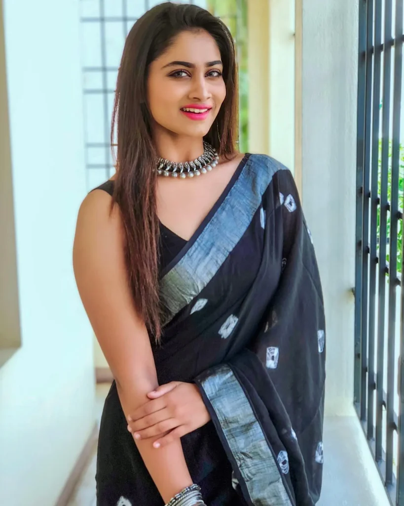 Actress Shivani Narayanan Saree Collection 21