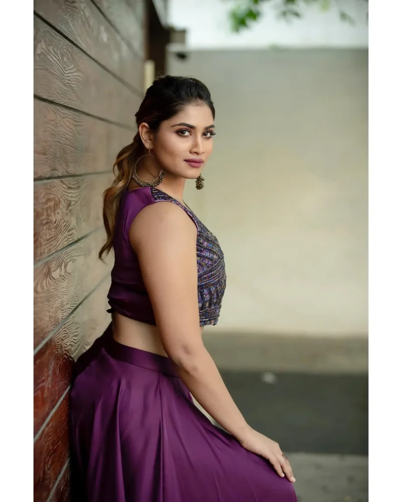 Shivani Narayanan Hot Pics Gallery 31