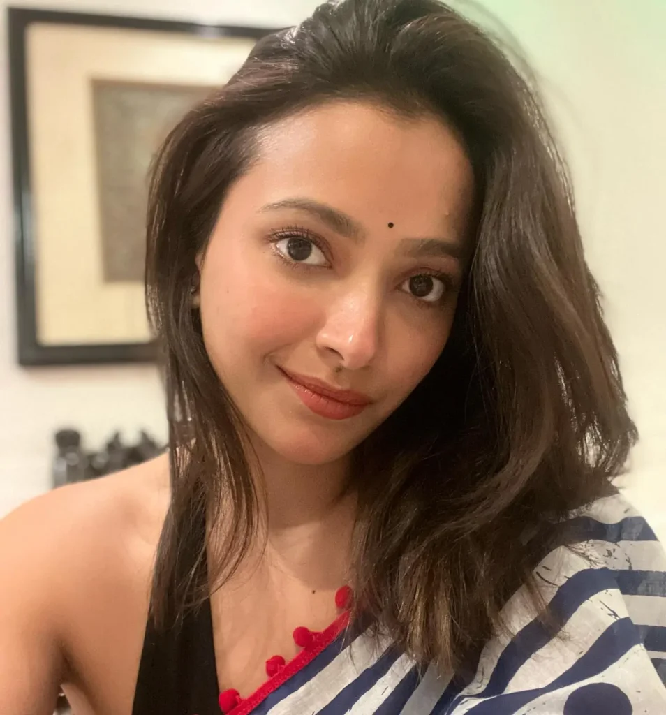 Ca Topper Actress Shweta Basu Prasad Photos 95