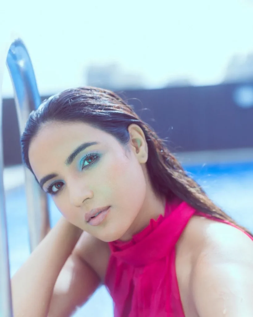 Jasmin Bhasin Bold Photos