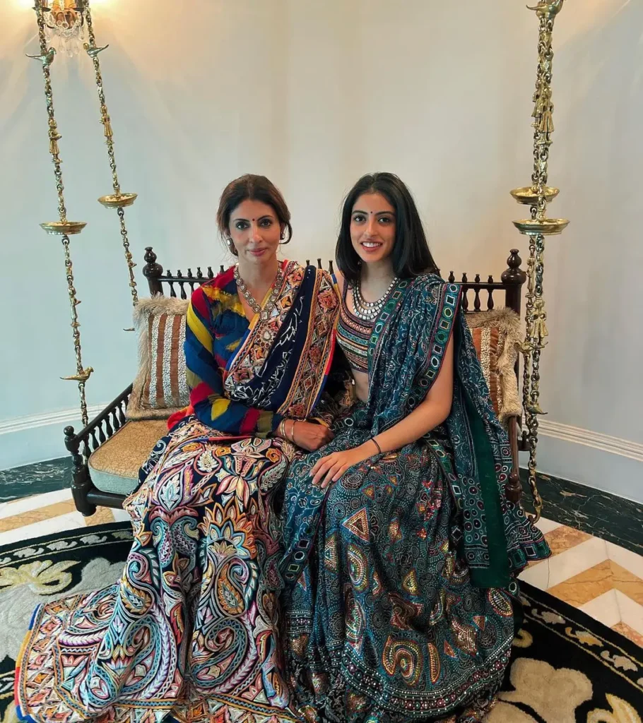 Navya Naveli Nanda Family Photos with Grand Parents Amitabh, Jaya and Mother