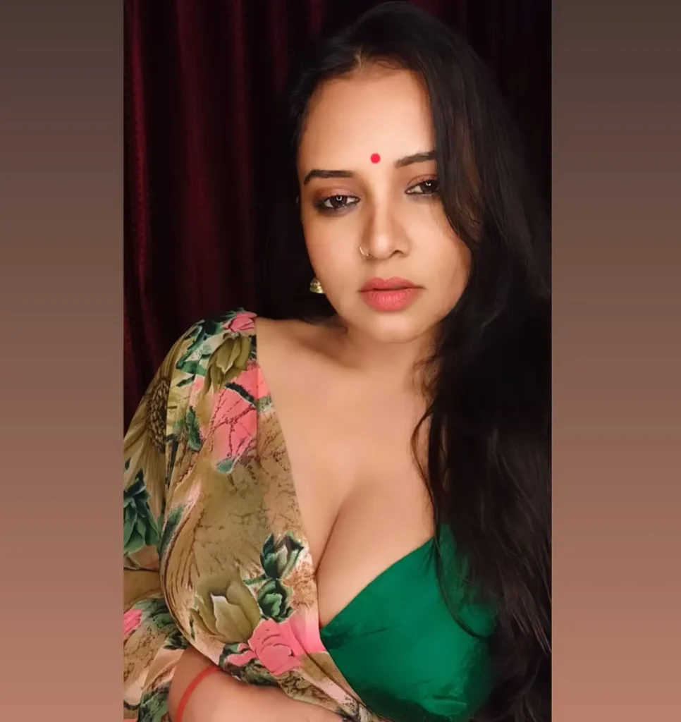 Priya Gamre in Hot Saree Collection Bold Photos 4