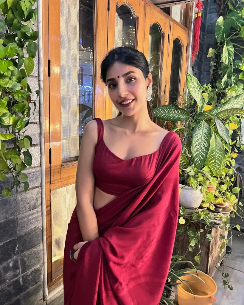 Harshita Gaur Photos in Saree From Her Instagram 15