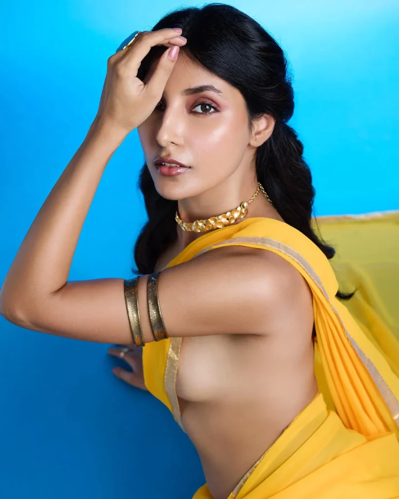 Harshita Gaur Photos in Saree From Her Instagram 17