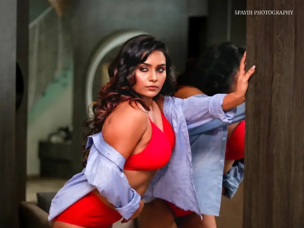 Ullu Actress Photos in Red Lingerie 1